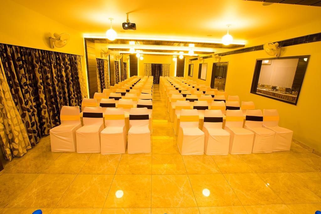 Hotel Radha Prasad Erode Bagian luar foto
