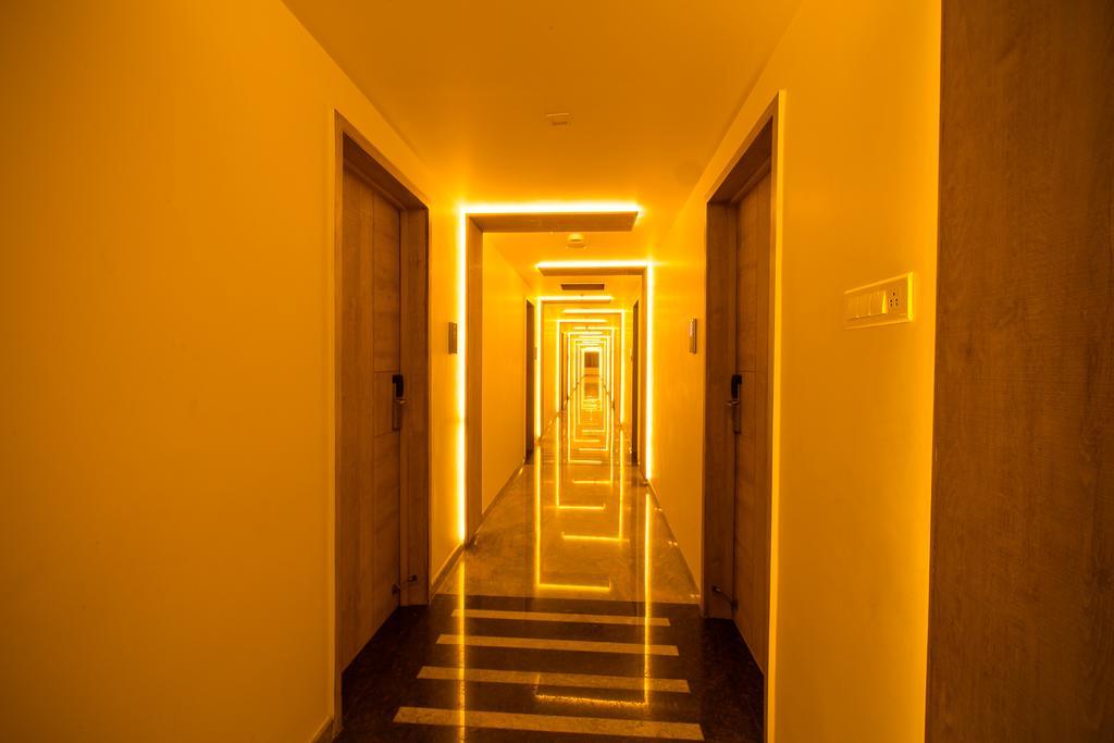 Hotel Radha Prasad Erode Bagian luar foto