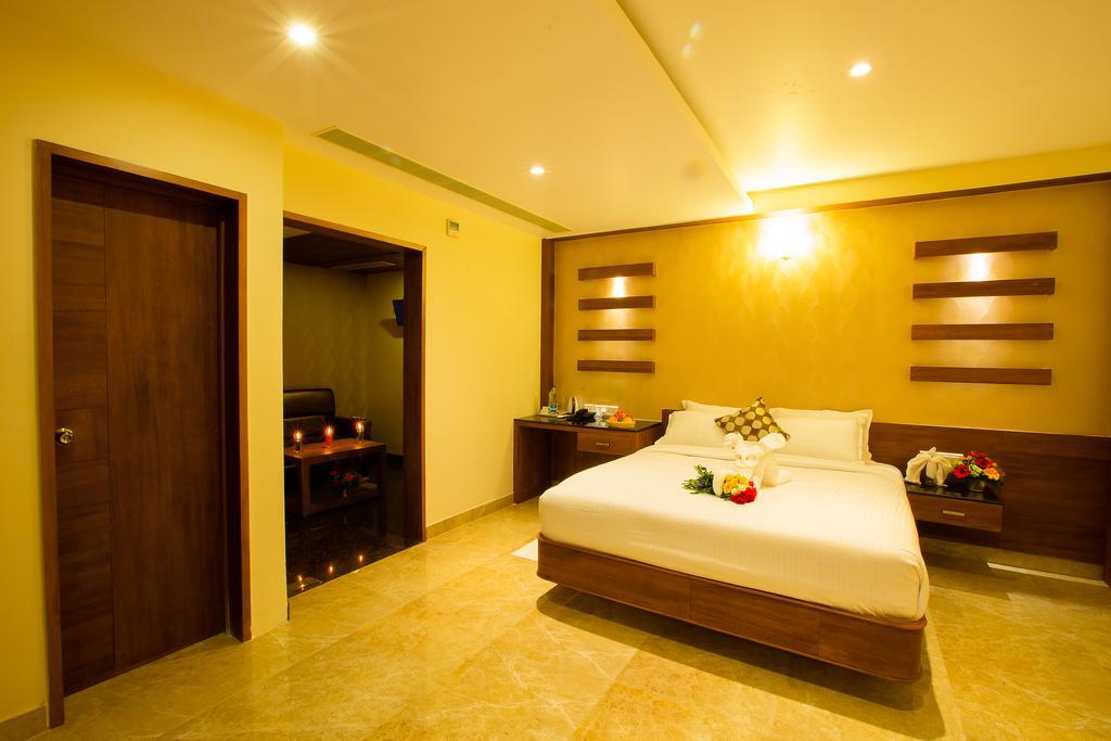 Hotel Radha Prasad Erode Bagian luar foto