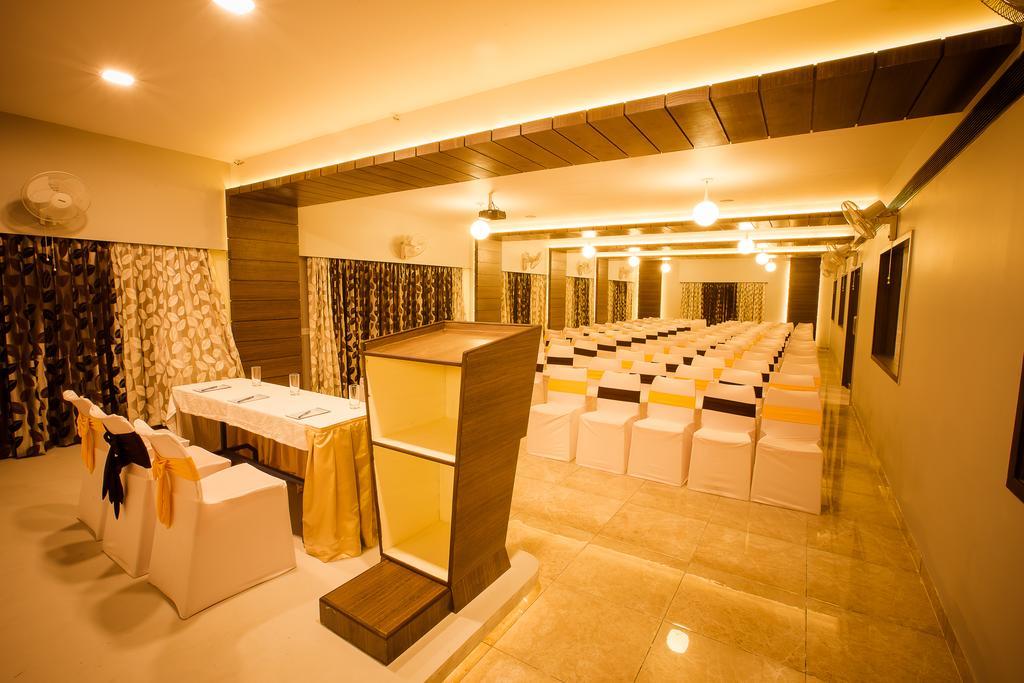 Hotel Radha Prasad Erode Bagian luar foto