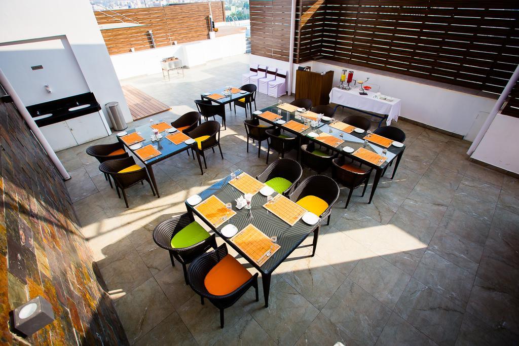 Hotel Radha Prasad Erode Bagian luar foto